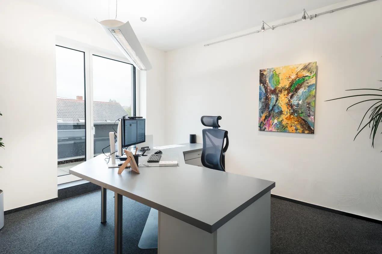 Chefzimmer mit Tageslicht bei Entegra in Eppelborn